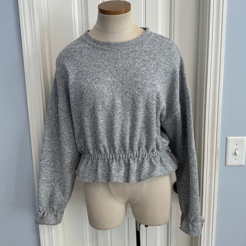 Zara‎ Trafaluc Medium Gray Peplum Pullover Sweater ~ Classic Casual